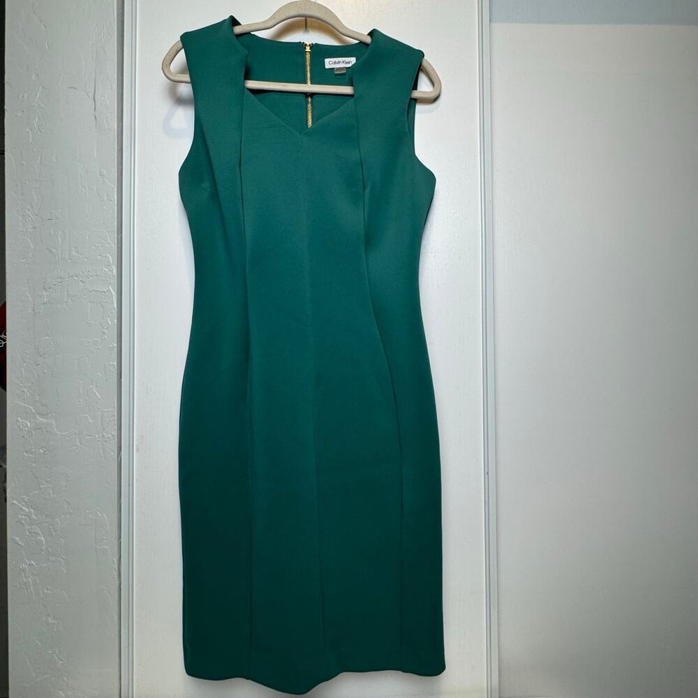 Elegant Calvin Klein V Neck Cut Sleeveless Teal Sheath Dress Gold Zipper Size 10
